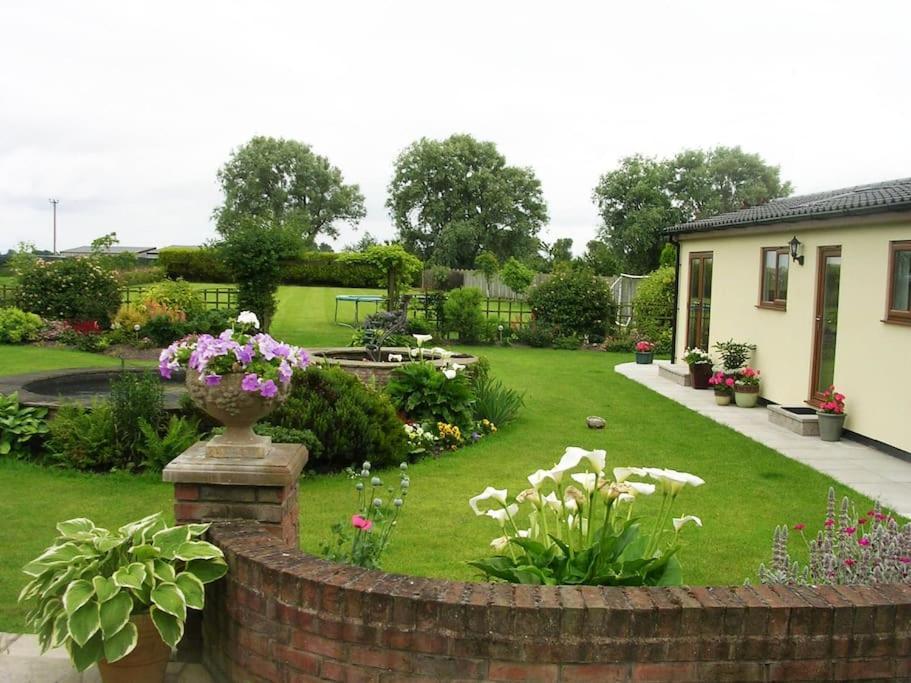 Coastal Garden Lodge Preesall Eksteriør bilde